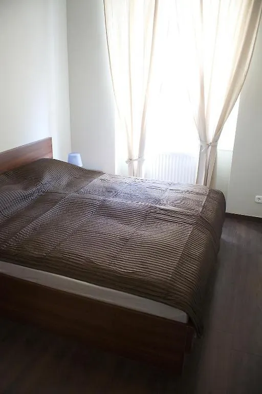 Five Season'S Apartment Budapest 0*,
